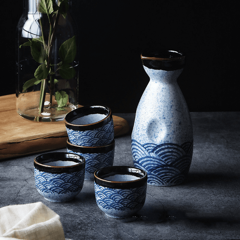 SAKE SET - Traditional Japanese Wave | Ceramic Bottle & Cups myKyokutō