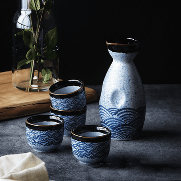 SAKE SET - Traditional Japanese Wave | Ceramic Bottle & Cups myKyokutō