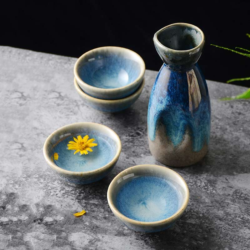 SAKE SET - Japanese Nostalgic Style | Ceramic Bottle & Cups myKyokutō